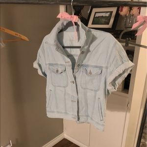 Gap short Sleeve Light Denim Jacket Sz M